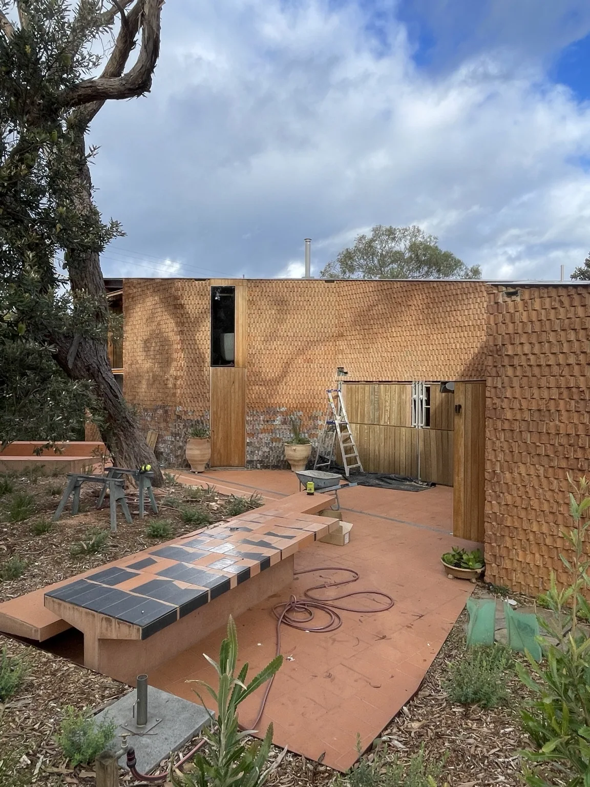 Anglesea Residence Burnt Earth — photograph 3